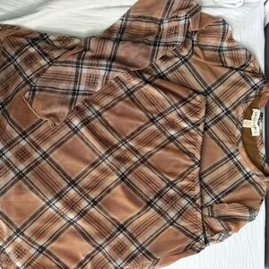Crown of Hearts Plaid‎ Mesh Long Sleeve Top and Skirt
Trendy Set Size S